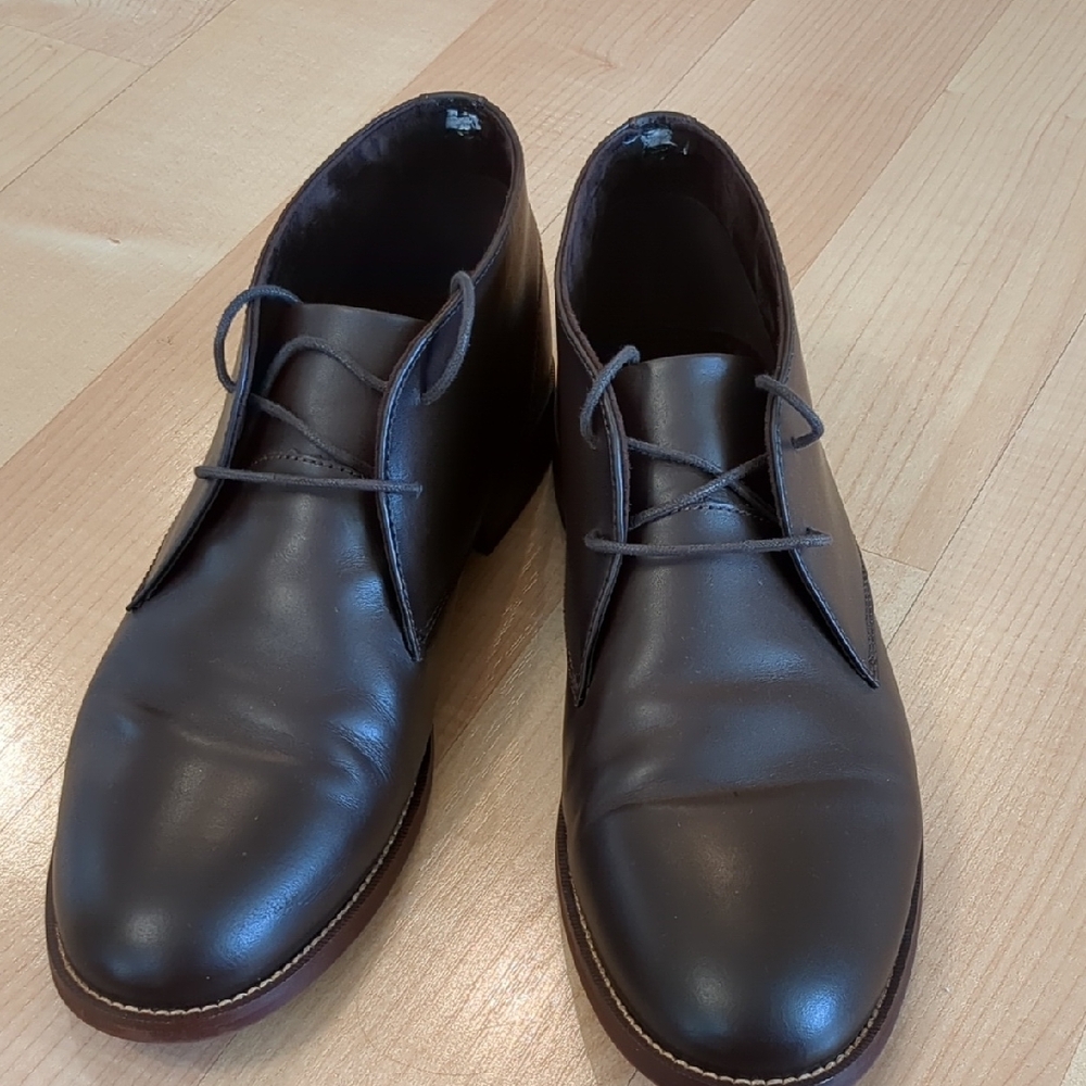 Banana Republic Brown Chukka Boots Sleek Design